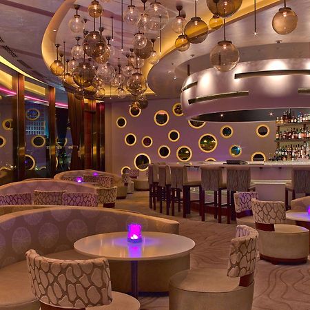 Four Seasons Hotel Doha Luaran gambar The bar at the Wynn
