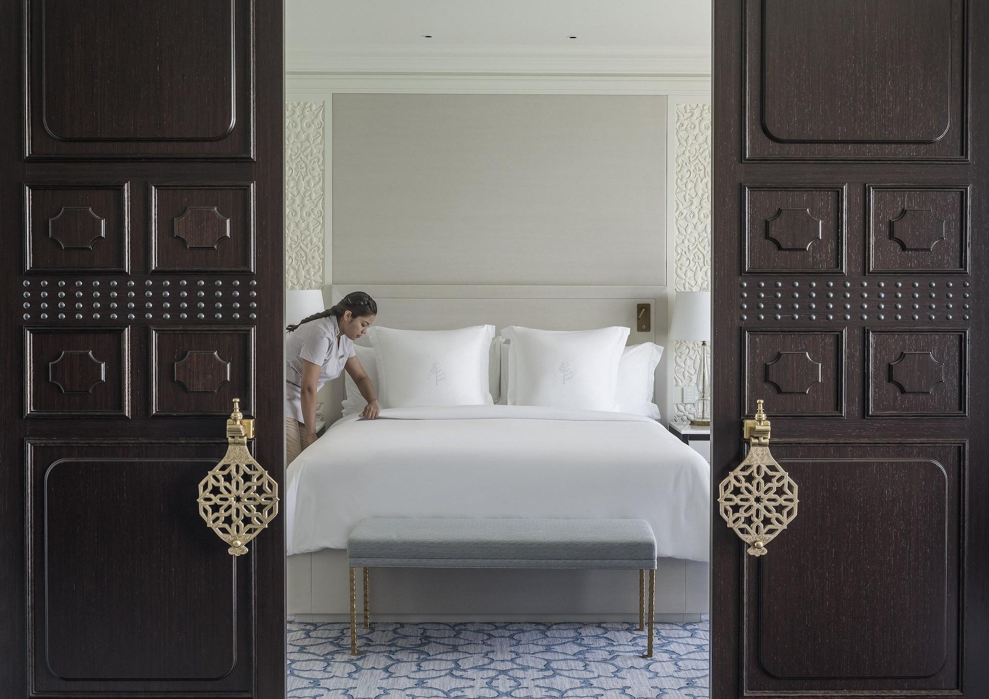 Four Seasons Hotel Doha Luaran gambar A guest room at the hotel