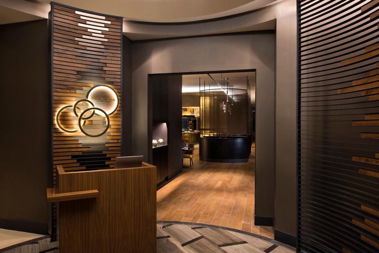 Four Seasons Hotel Doha Luaran gambar The interior of the new hotel