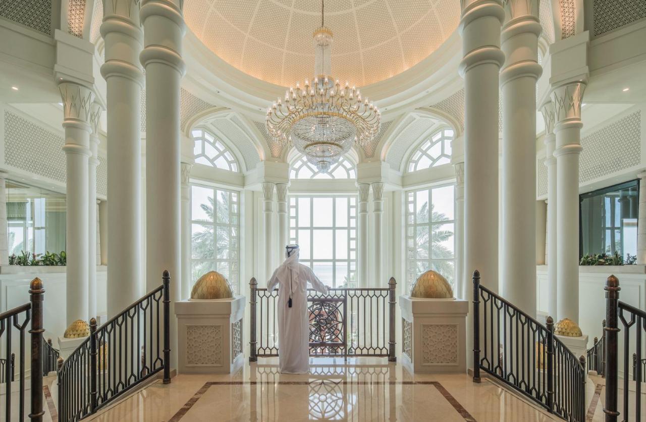 Four Seasons Hotel Doha Luaran gambar The hotel's lobby