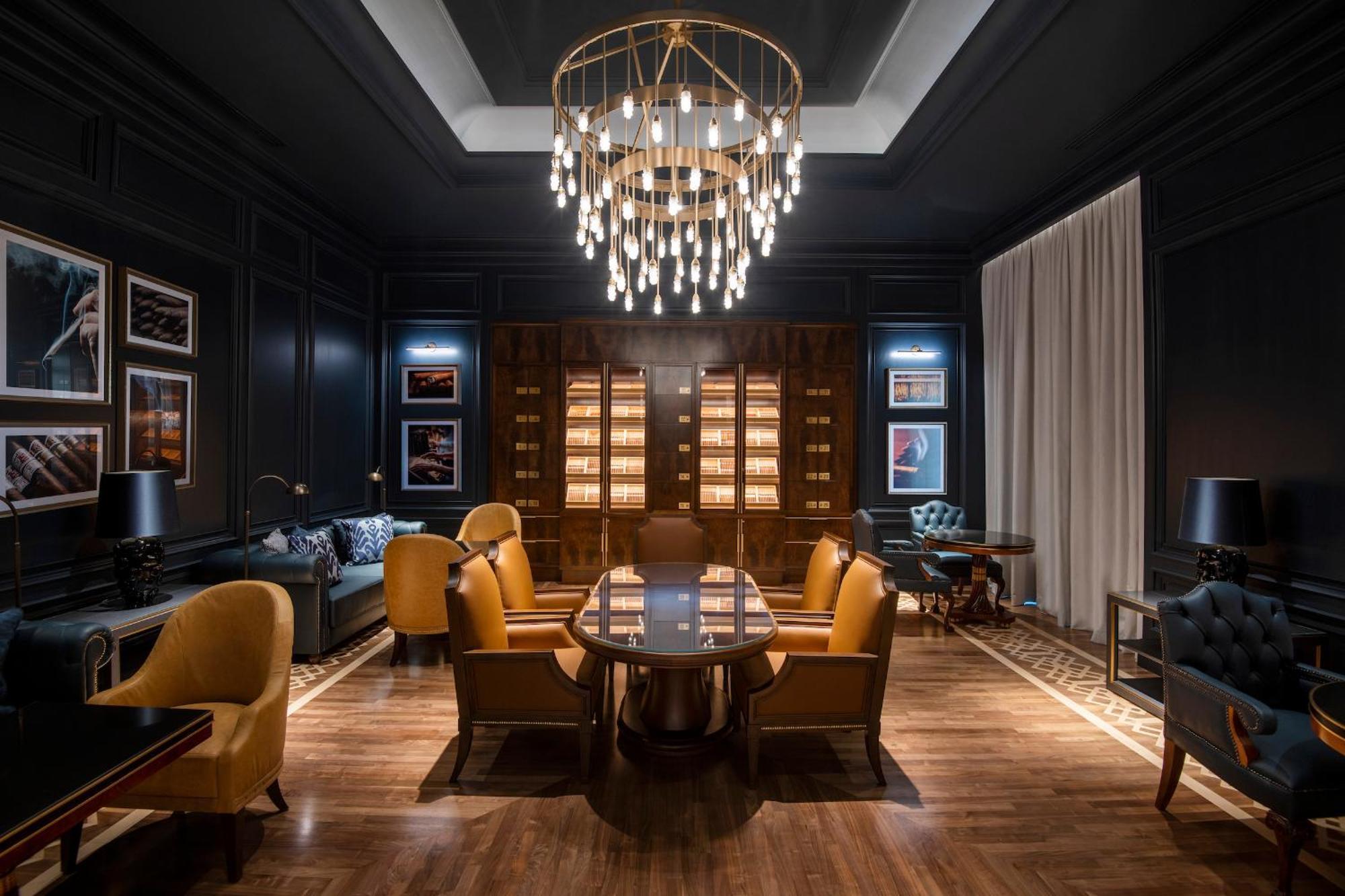 Four Seasons Hotel Doha Luaran gambar The Library at The Ritz-Carlton, Boston